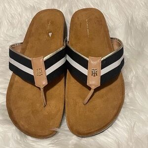 Tommy Hilfiger women’s Giulio sandals size 10 Medium. Color black and white.